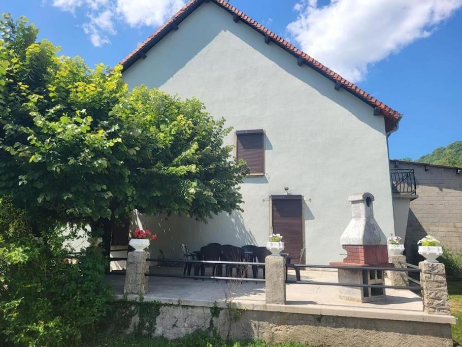 Gite A La Bonne Fermiere Nevy-Sur-Seille Exterior photo